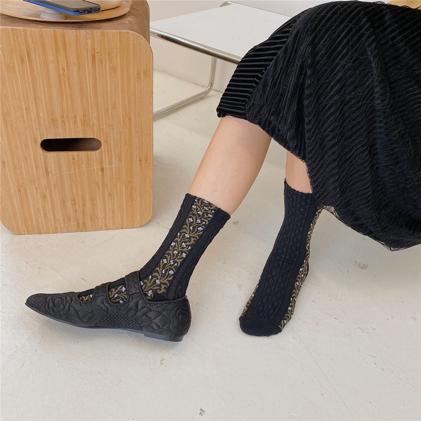 🌸 Vintage Floral Socks – 50% OFF Today Only! ✨
