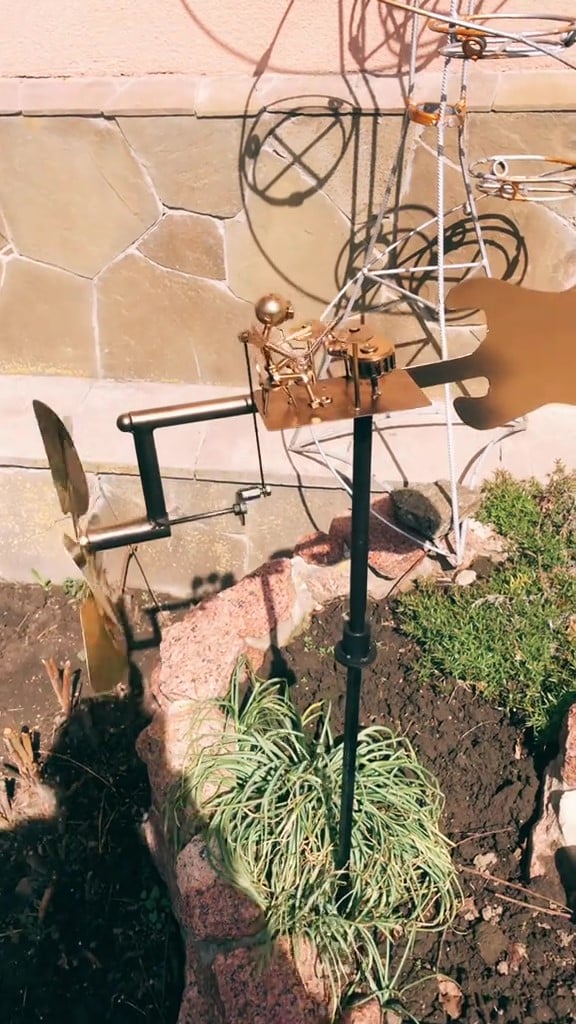 Handmade Metal Rock Band Windmill🎁(Includes a 70cm bracket)