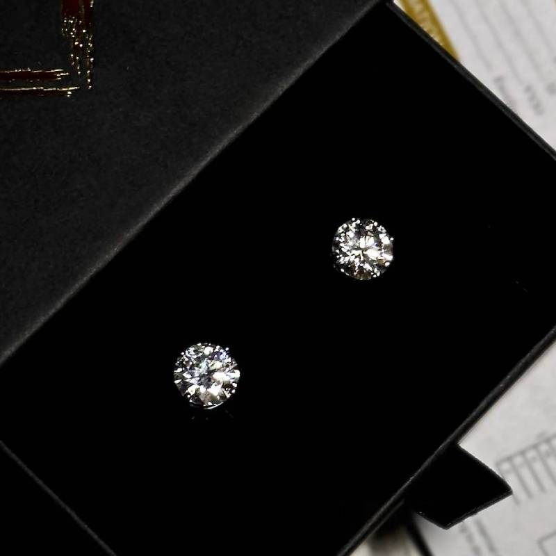🔥2026 Hot Sale !🔥925 Silver Classic 4-Prong Moissanite Earrings