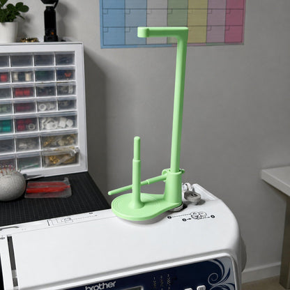 🔥LAST DAY 50% OFF -- 🧵Large Capacity Thread Spool Stand🪡(Compatible With Most Sewing Machines In US Markets)