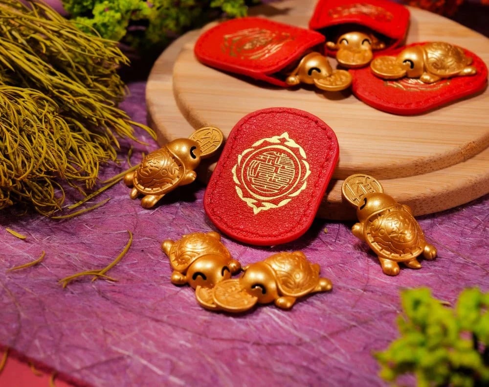 2026 Golden Turtle Charm – Bites onto Luck Never Lets Go
