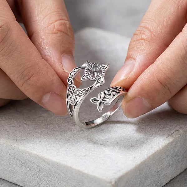 🎁 Celtic Knot Ring - Perfect Gift for Her✨