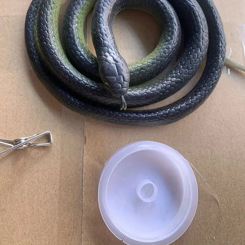 😂Funny Summer 70% OFF-🏌️Golf Snake Prank with String and Clip-Unique Practical Joke Item, Must-Have Novelty Toy