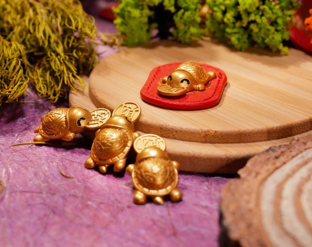2026 Golden Turtle Charm – Bites onto Luck Never Lets Go