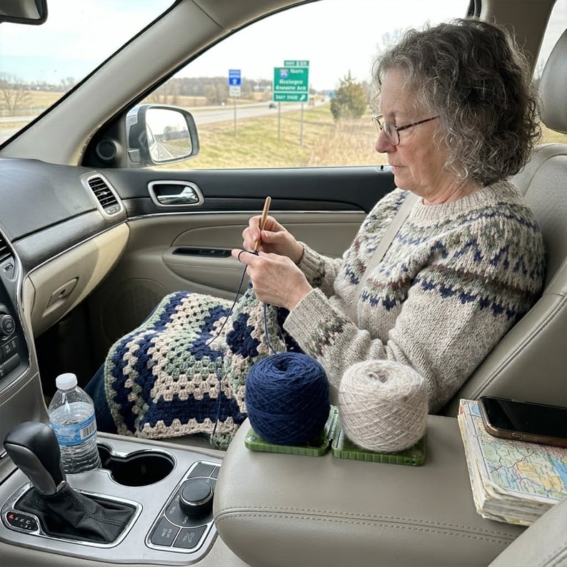 🎁Last Day 49% OFF - Portable Yarn Holder for Crochet & Knitting❄️